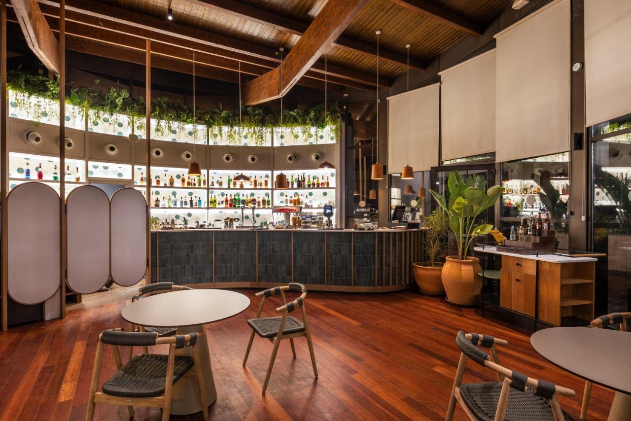 Barcelo Tenerife Голф дел Сур Екстериор снимка The bar at the 1919